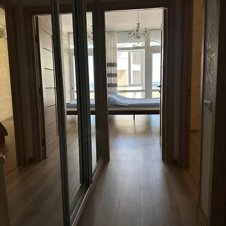 золотий бугаз Apartment
