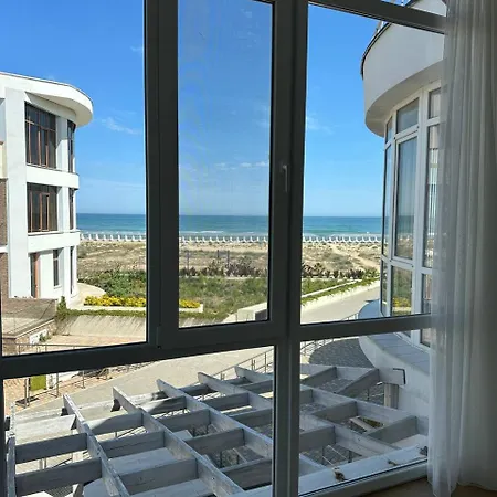 золотий бугаз Apartment